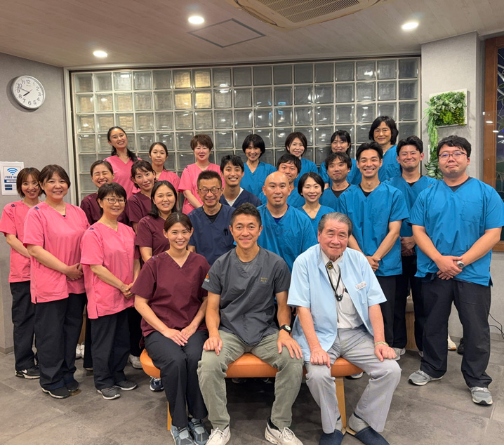 スタッフ集合写真